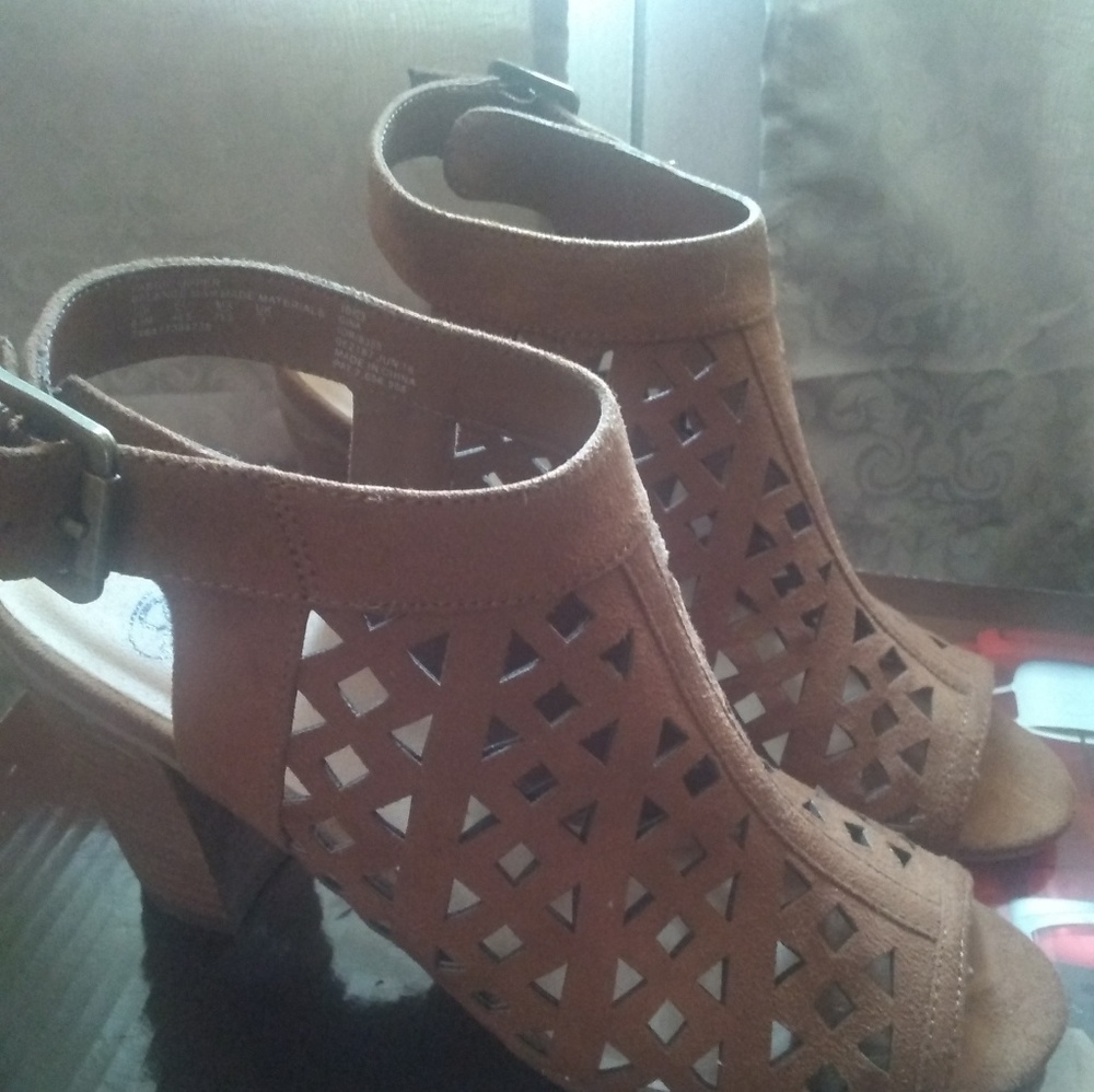 Shoes - Picture 2 of 2